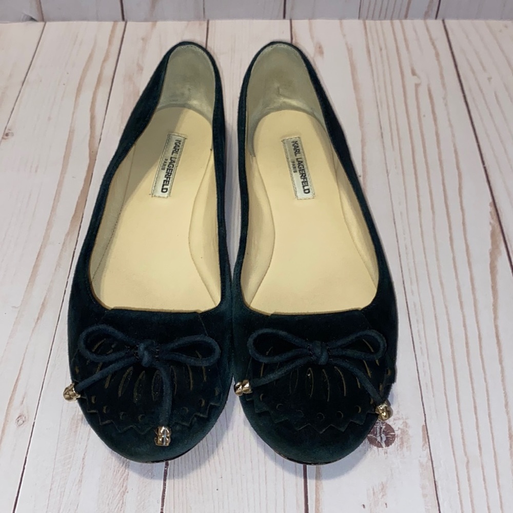 Karl lagerfeld Paris blk suede tassel front flat